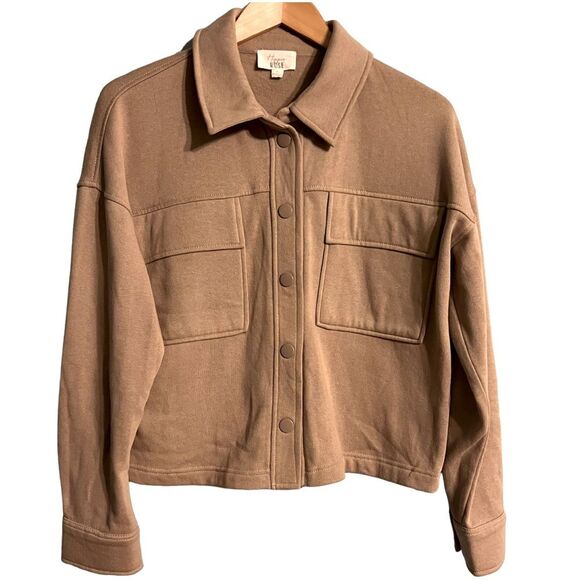 😊 3/$30 
Hippie Rose Buttoned Sweatshirt Sz L Cropped Boxy Tan Mocha Frappe EUC - Picture 6 of 14